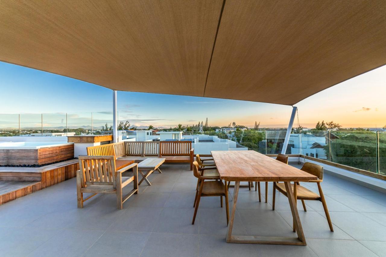 Penthouse 13 - One Bay Residence With Private Rooftop Terrace And Dip In Pool Pereybere Beach Eksteriør billede