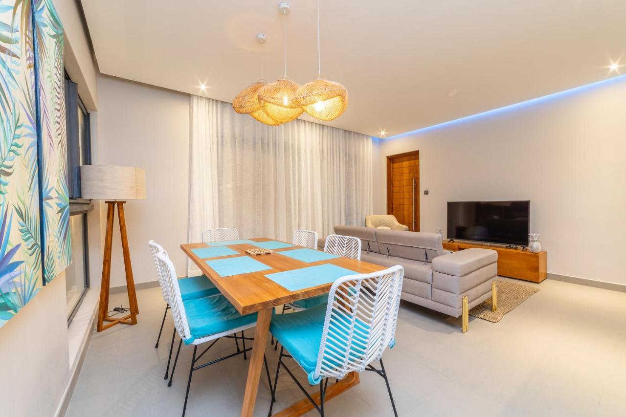 Penthouse 13 - One Bay Residence With Private Rooftop Terrace And Dip In Pool Pereybere Beach Eksteriør billede