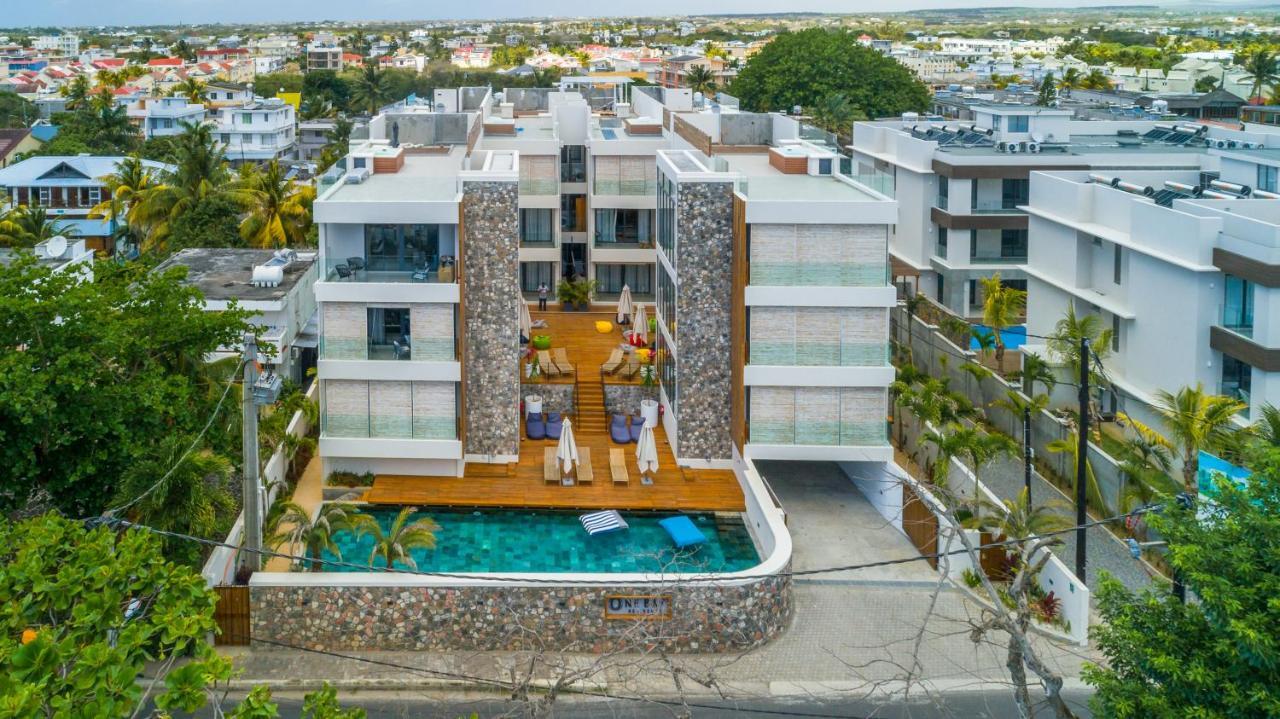Penthouse 13 - One Bay Residence With Private Rooftop Terrace And Dip In Pool Pereybere Beach Eksteriør billede