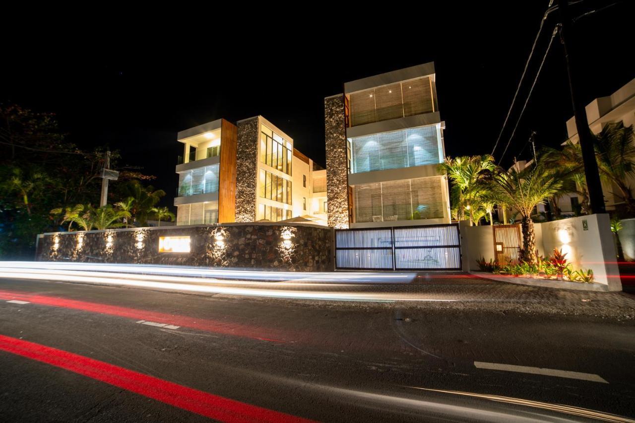 Penthouse 13 - One Bay Residence With Private Rooftop Terrace And Dip In Pool Pereybere Beach Eksteriør billede