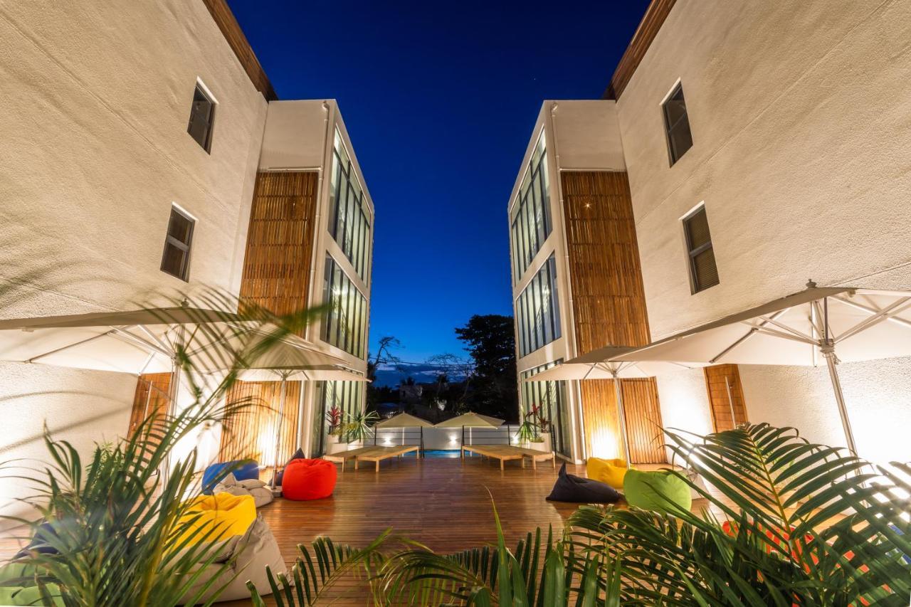 Penthouse 13 - One Bay Residence With Private Rooftop Terrace And Dip In Pool Pereybere Beach Eksteriør billede